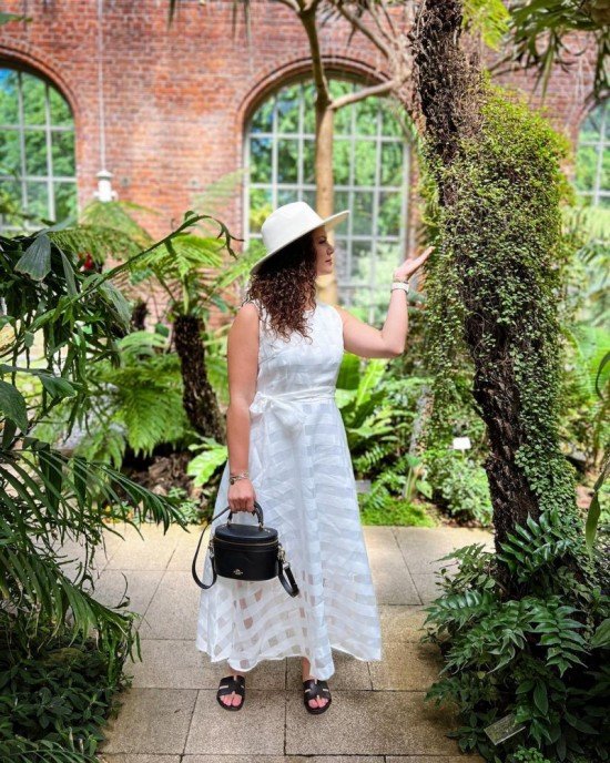 White Mesh Belted Sleeveless Round Neck Dress